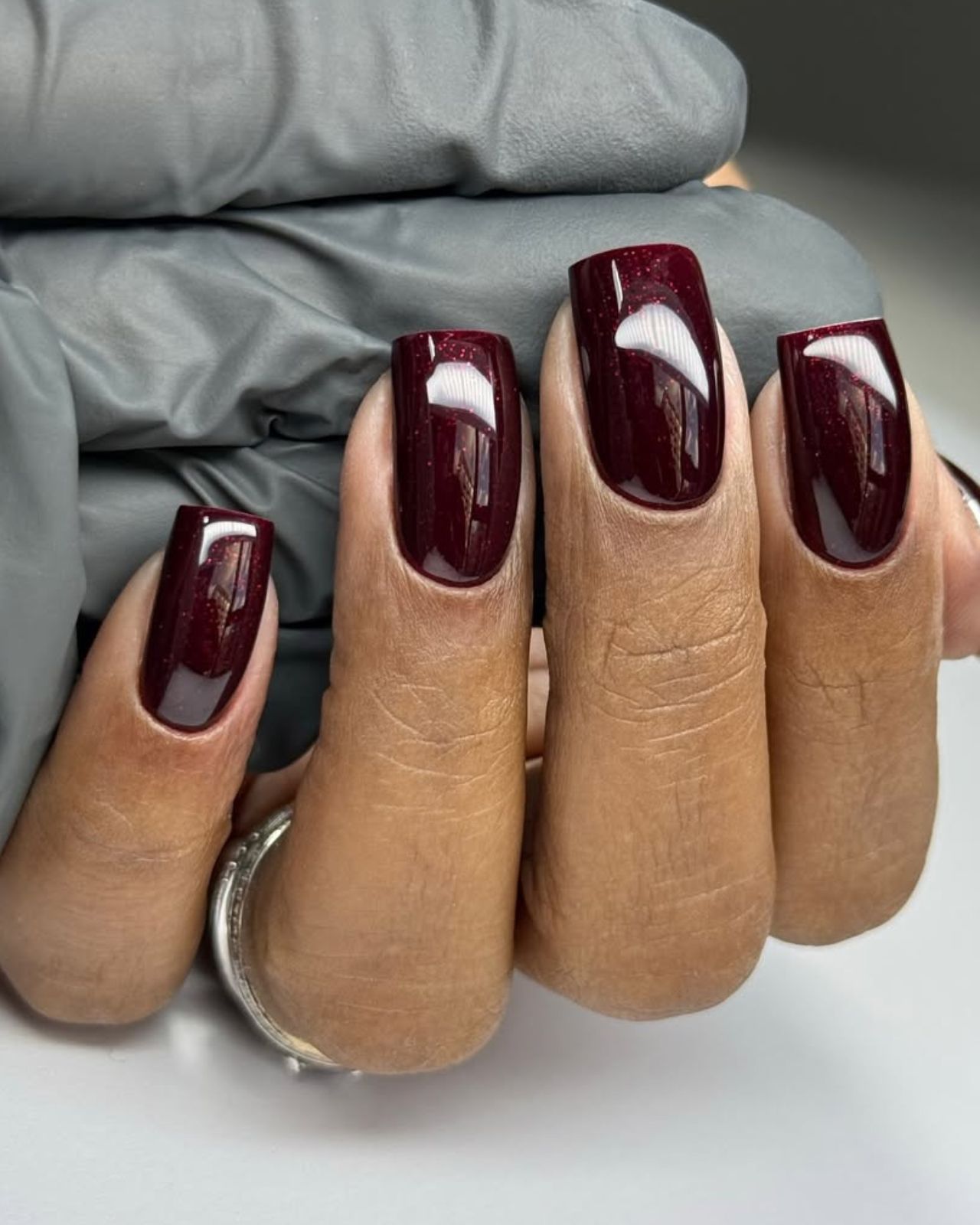 Dark Red Christmas Nails @bombshellnailslondon