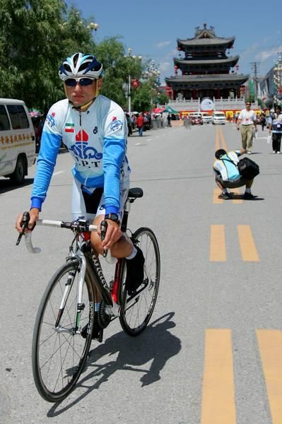 Winner Andrey Mizurov (Tabriz) makes his way to the podium.