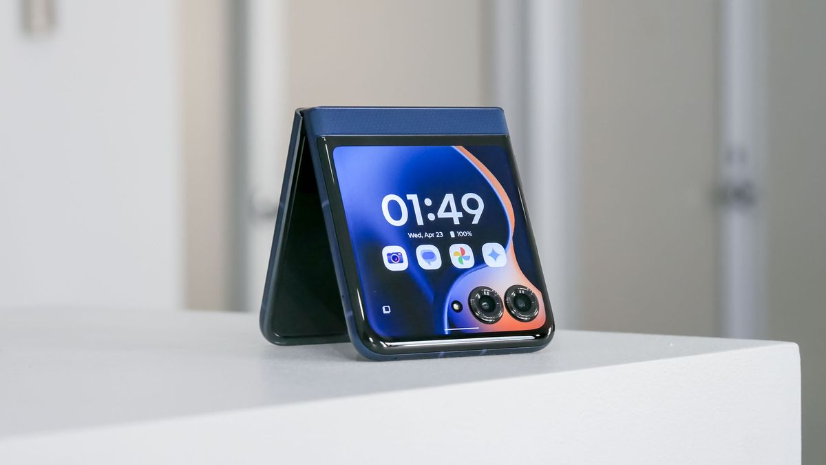 Motorola Razr 2025 hands-on.