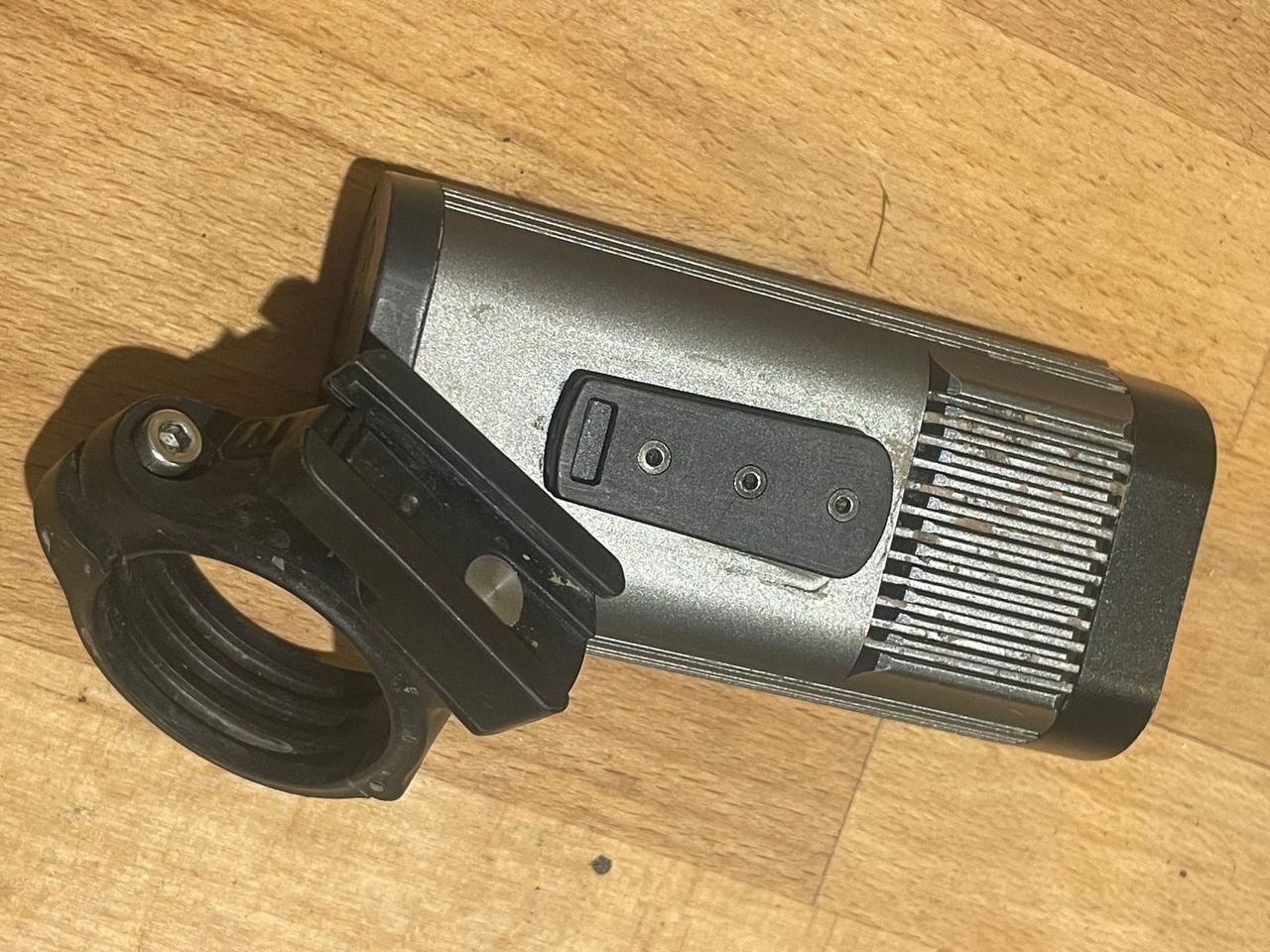 Ravemen PR2400 best budget MTB light
