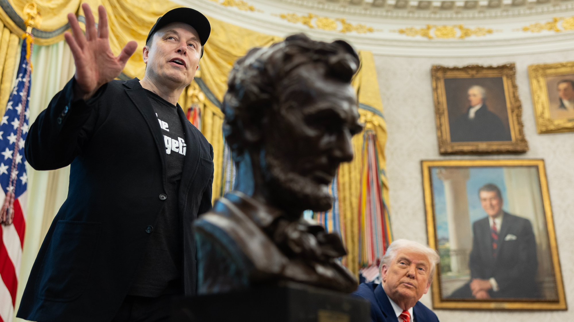 Elon Musk and Donald Trump in the Oval Office.