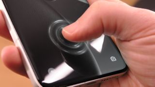 Xiaomi 15 Ultra REVIEW fingerprint sensor