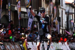 ESPINOSA DE LOS MONTEROS SPAIN AUGUST 05 Romain Bardet of France and Team DSM celebrates at finish line as stage winner during the 43rd Vuelta a Burgos 2021 Stage 3 a 173km stage from Busto de Bureba to Espinosa de los Monteros VueltaBurgos BurgosCycling CapitalMundialdelCiclismo on August 05 2021 in Espinosa de Los Monteros Spain Photo by Gonzalo Arroyo MorenoGetty Images