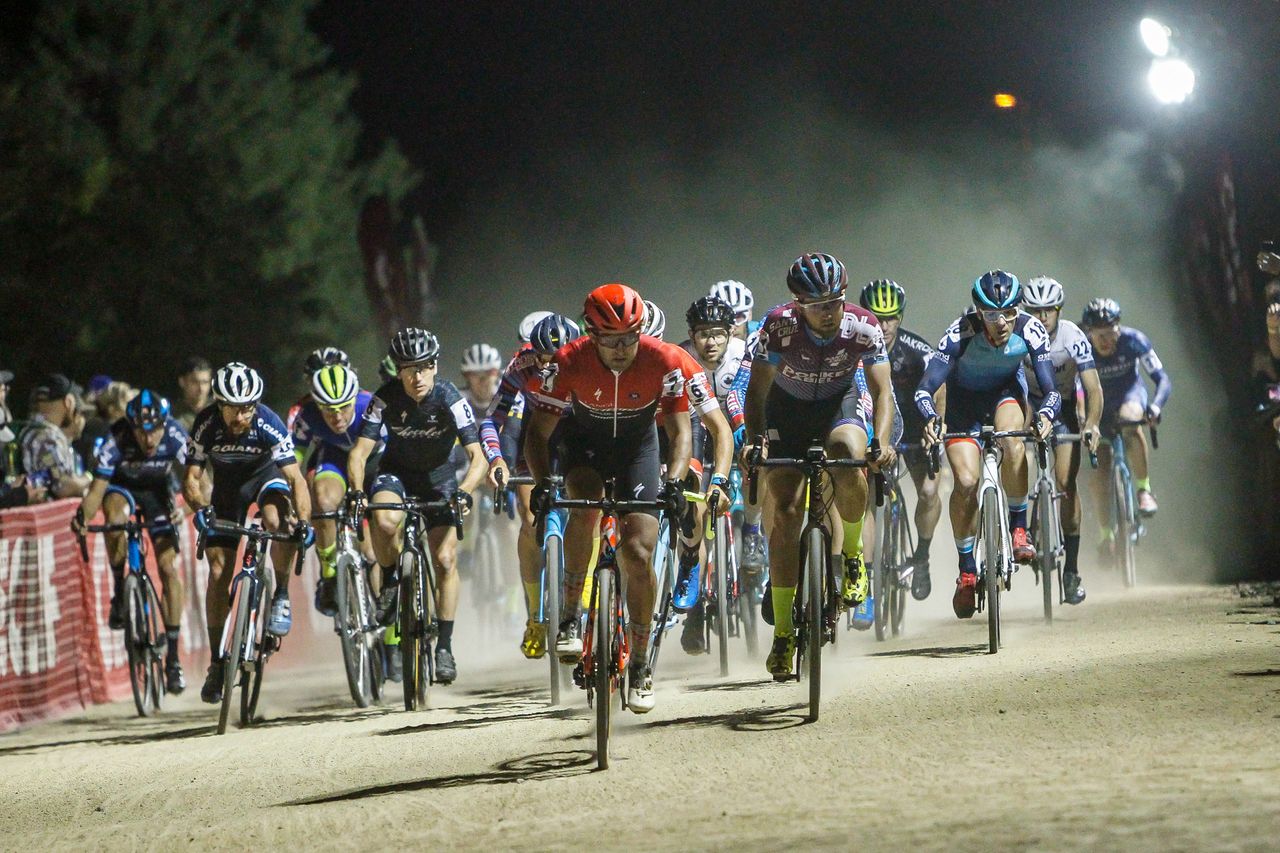 The mens field heads into the first turn