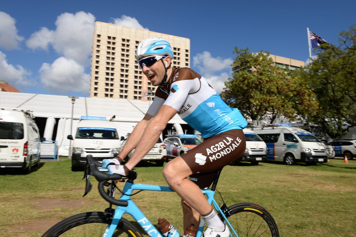 Matteo Montaguti (AG2R La Mondiale) rolls out
