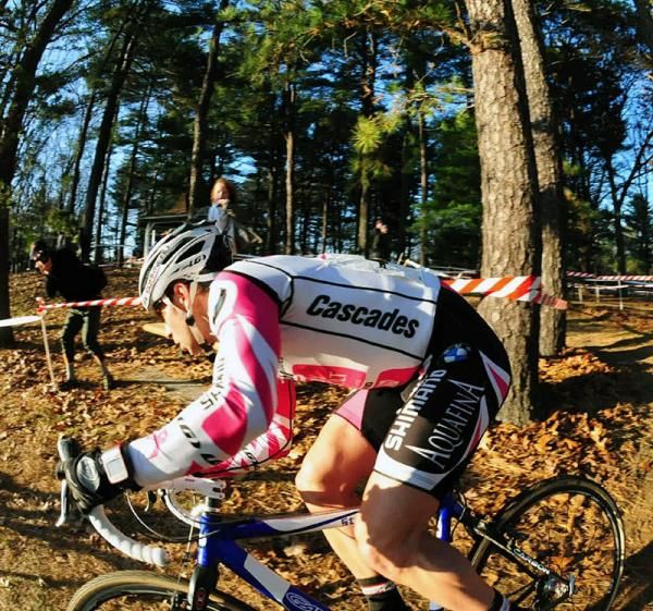 Derek St. John (Garneau Club Chaussure Ogilvy) rounding a corner.