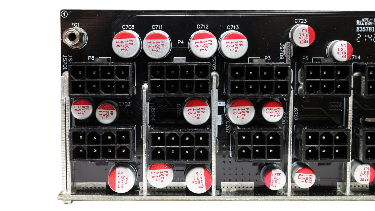 XPG Cybercore 1000