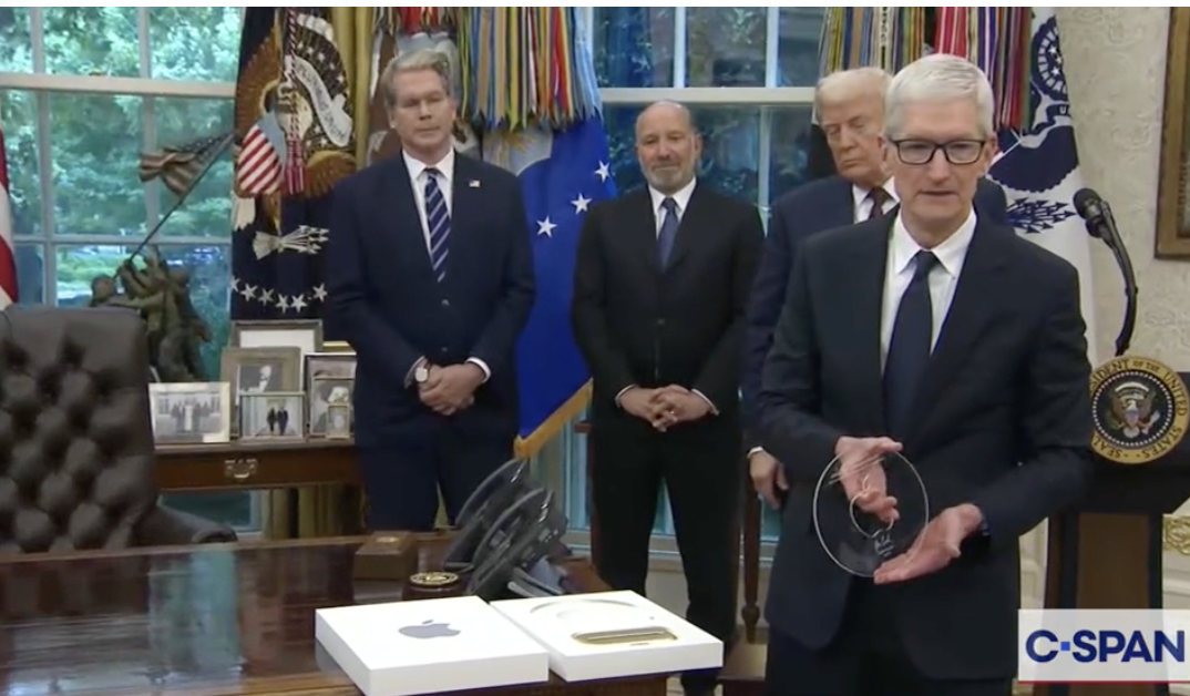 Tim Cook at the White House August 6, 2025 – gift for Trump, engraved Corning glass