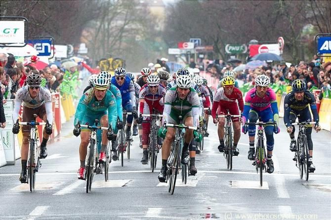 Jonathan Hivert (Sojasun) takes the sprint for 8th place ahead of Enrico Gasparotto (Astana) and Maxime Bouet (AG2R La Mondiale)
