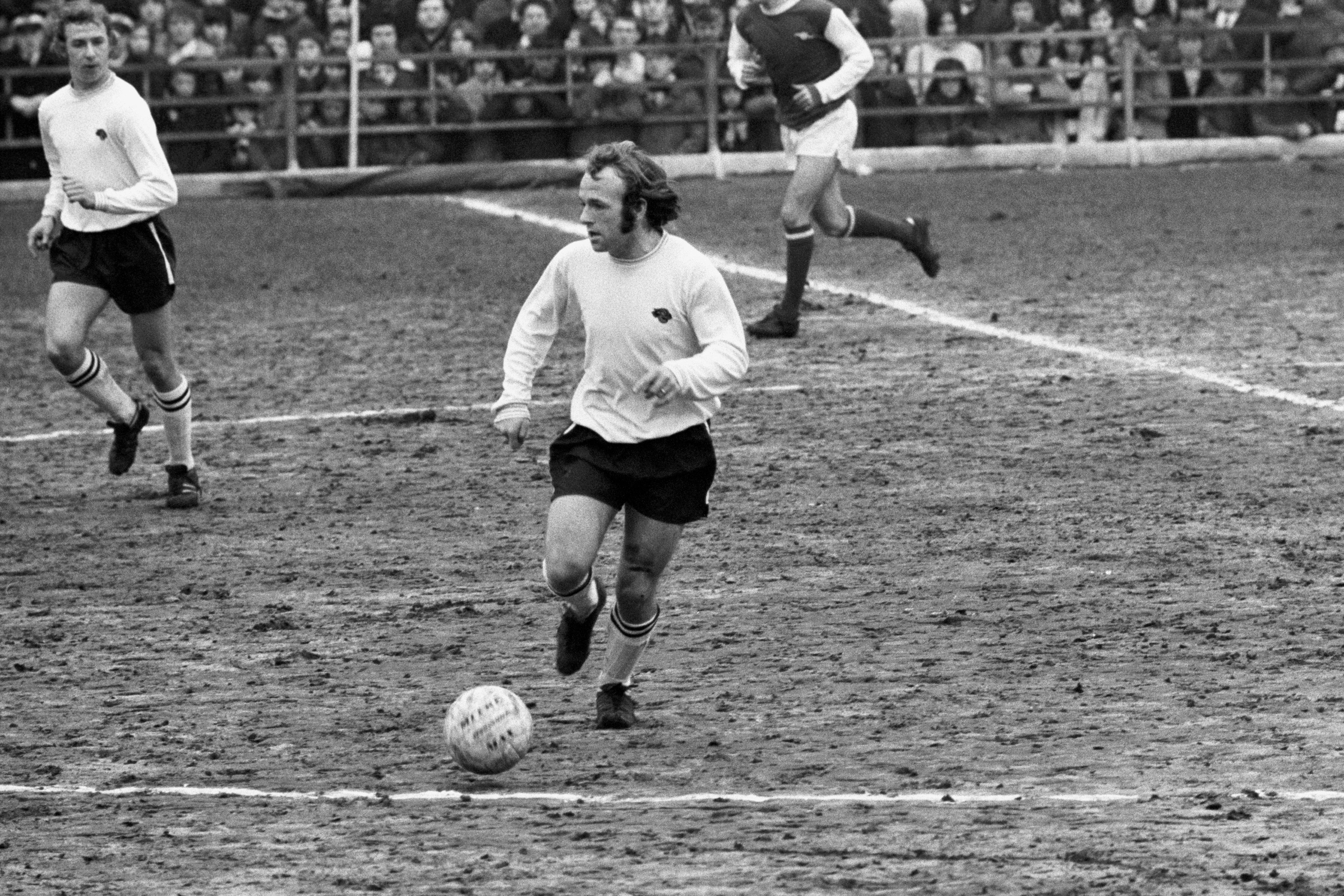 Archie Gemmill playing for Derby County against Arsenal in 1971