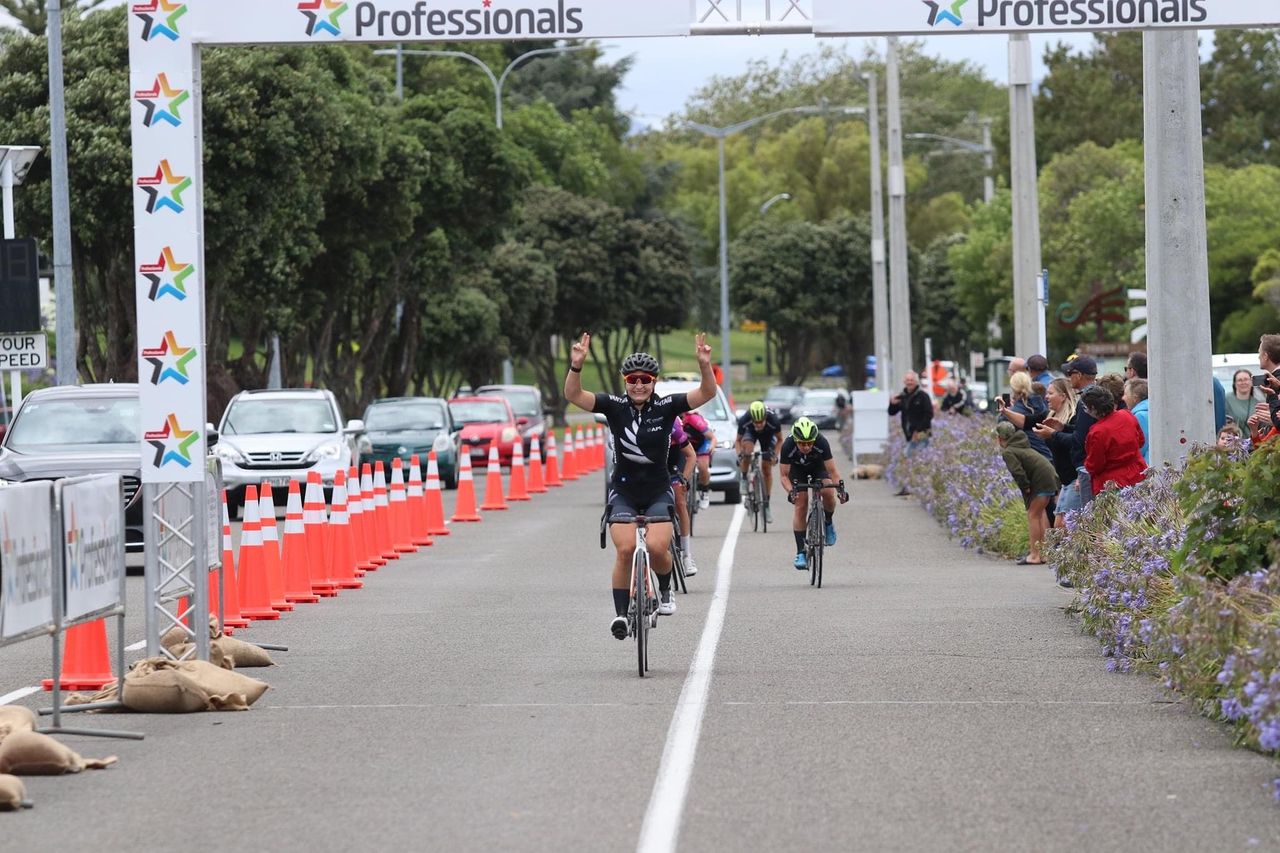 Olivia Ray wins the 2021 Gravel and Tar Classic