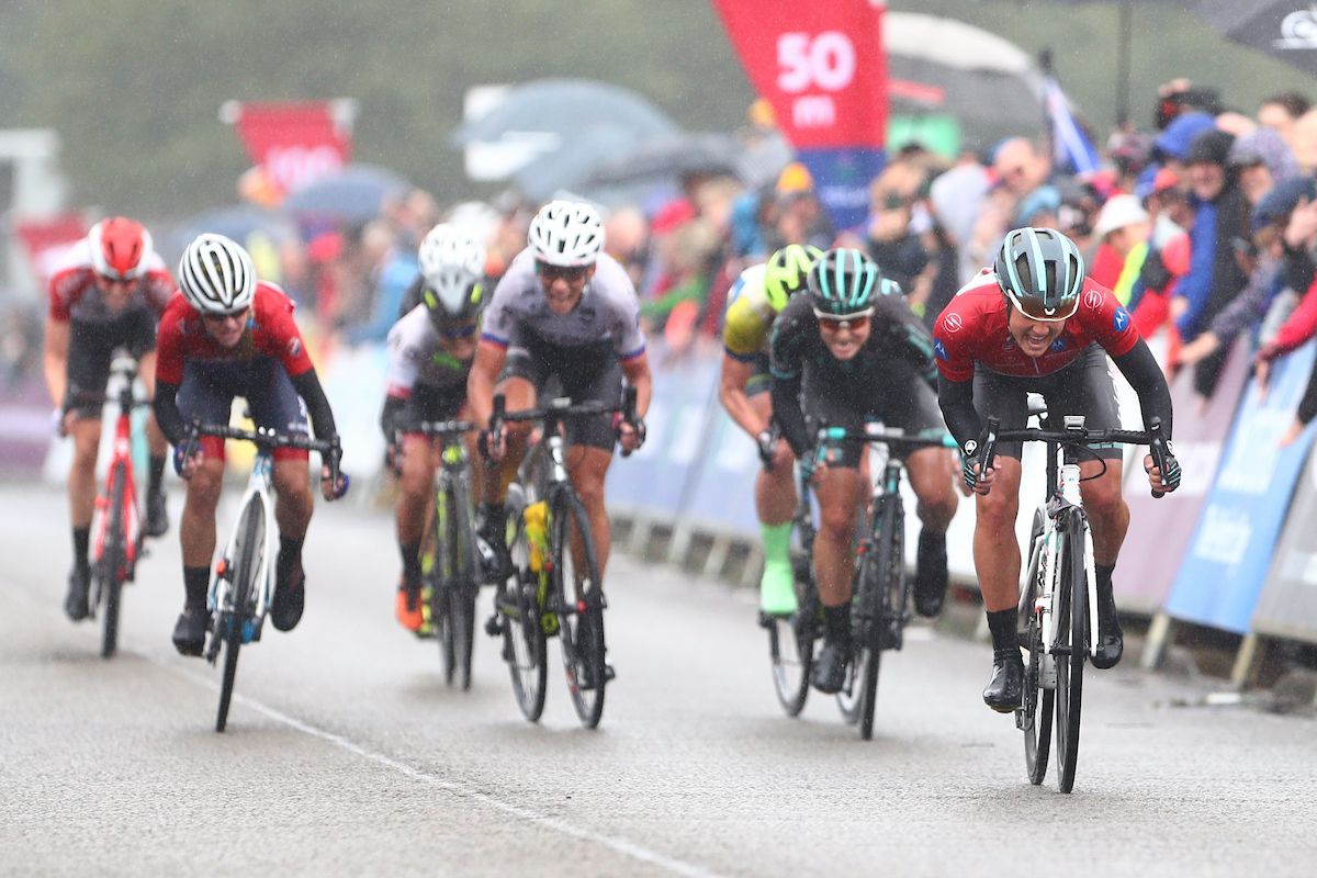 Leah Thomas (Bigla) takes the sprint
