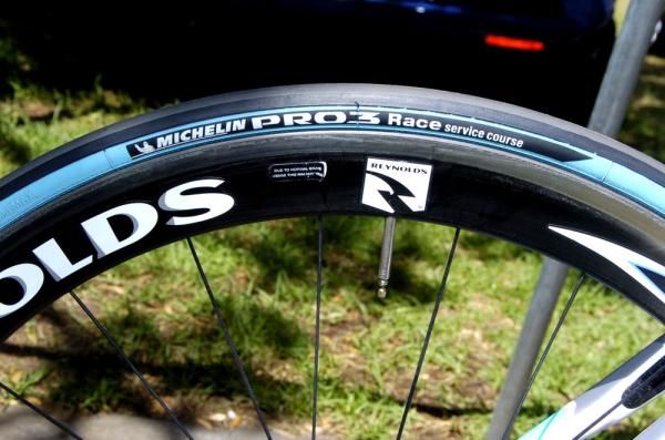 Ag2R La Mondiale runs Michelin Pro3 Race Service Course tyres on Reynolds DVC 46UL Carbon rims.