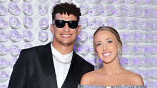 A Black Leather Sofa Is the Holy Grail of Basic Furniture – Patrick and Brittany Mahomes’ Neutral Living Room Celebrates Its Enduring Power