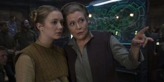 Billie Lourd and Carrie Fisher behind the scenes