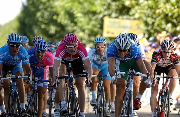 Thor Hushovd (Credit Agricole) edges out Zabel and Petacchi.