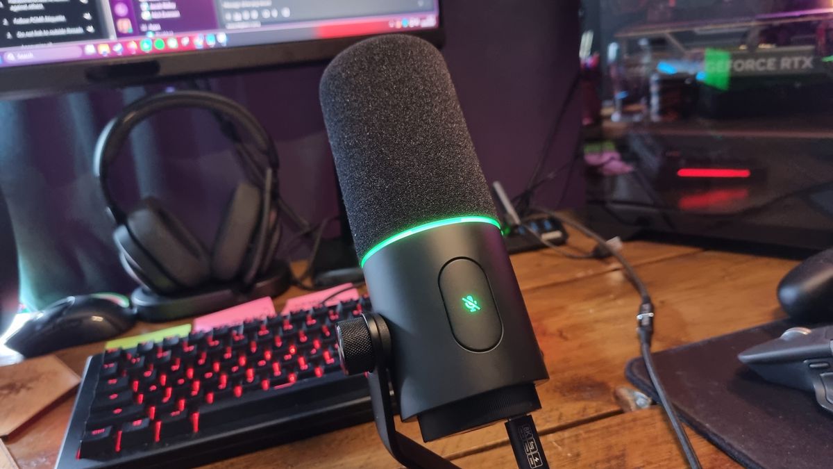 Razer Seiren V3 Pro microphone review