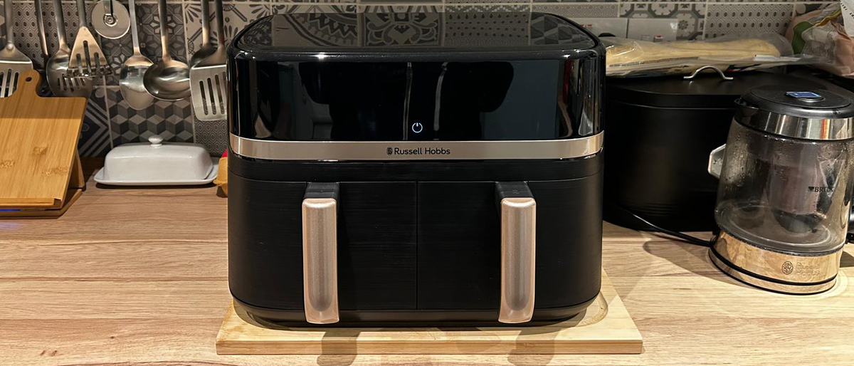 Russell Hobbs Satisfry air fryer on kitchen counter