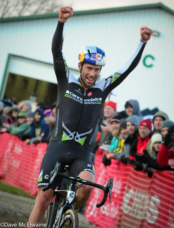 Tim Johnson (Cannondale Cyclocrossworld.com) wins by a large margin over Powers