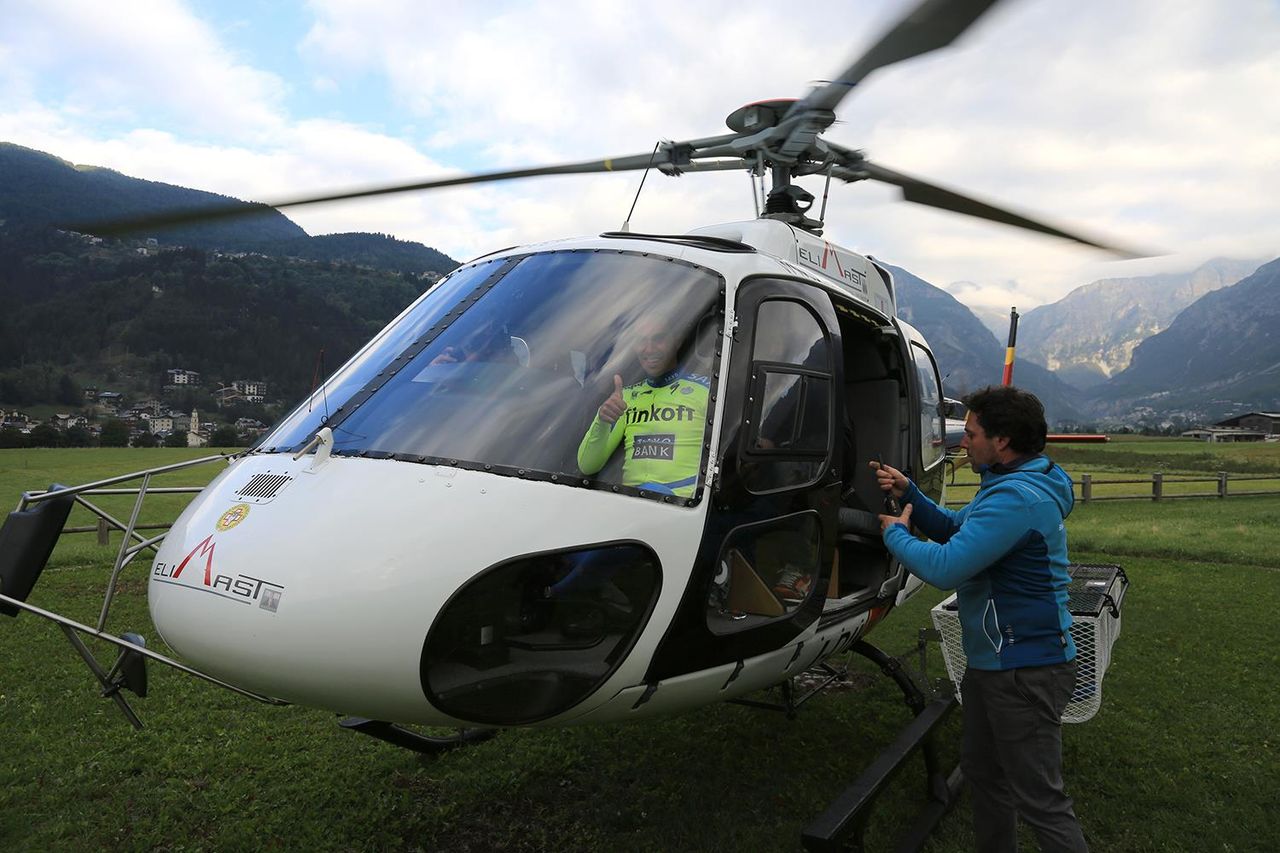 Contador arrives in the Alps to meet with the Fundaci&oacute;n Contador Team.