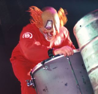 Anders suggested to Clown: “Hey, do you want to try something with drums – just beat on them?”