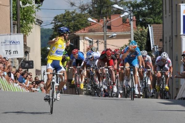 Romain Feillu (Vacansoleil) looks back to see his competition far behind.