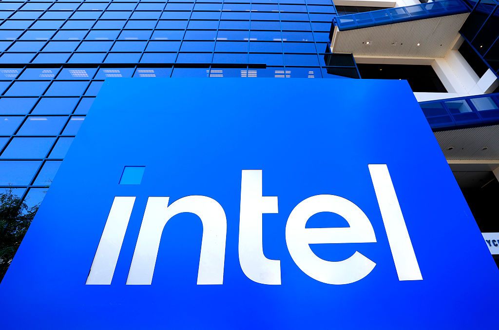AMD in early talks to make chips at Intel Foundry, report says