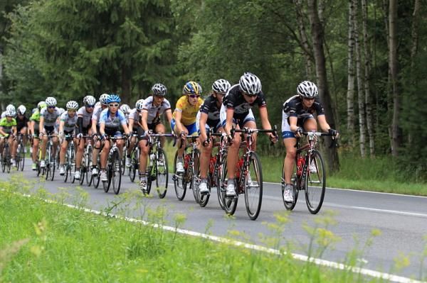 Hitec Products on the front of the bunch to chase the break