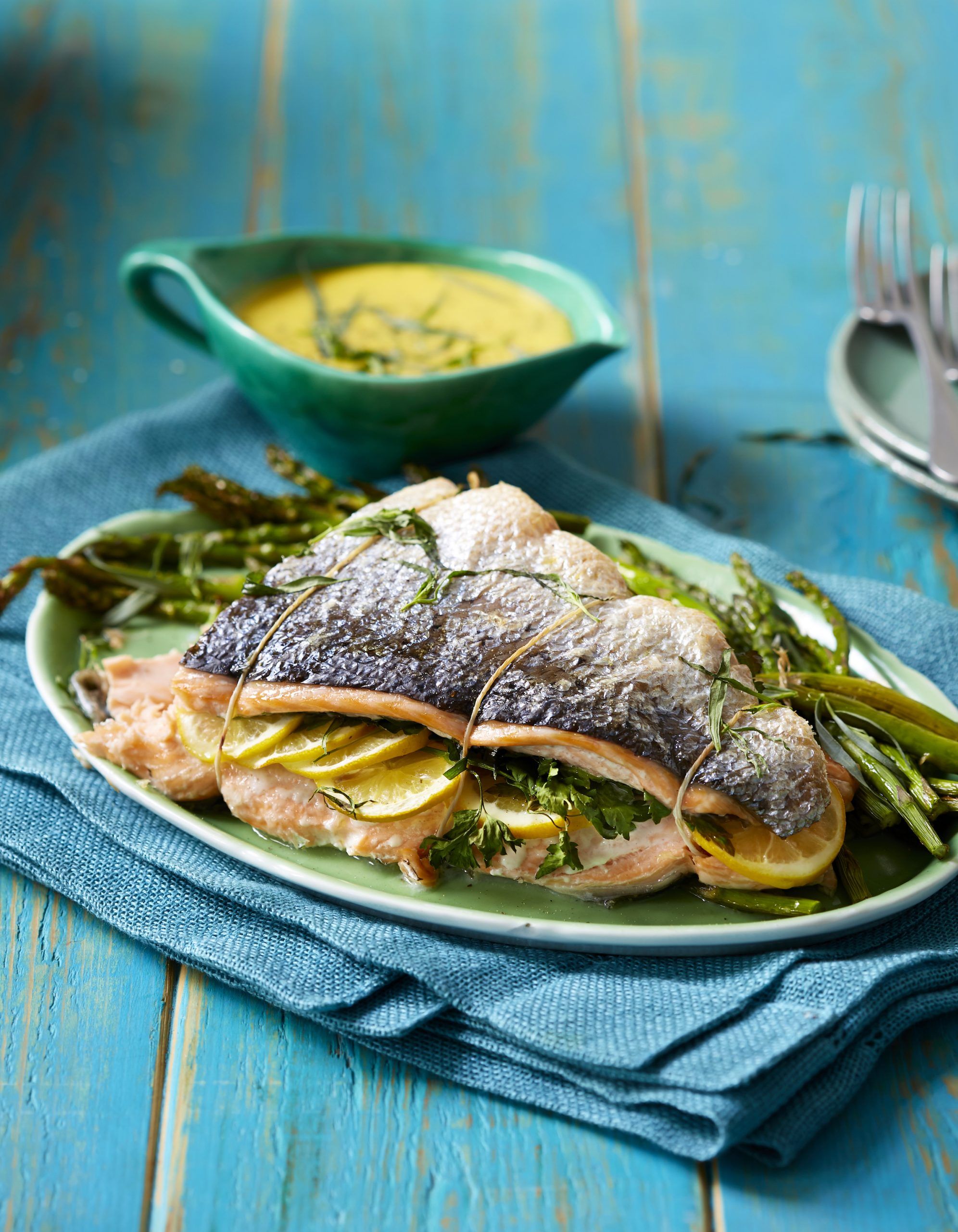 Salmon and asparagus with tarragon hollandaise recipe