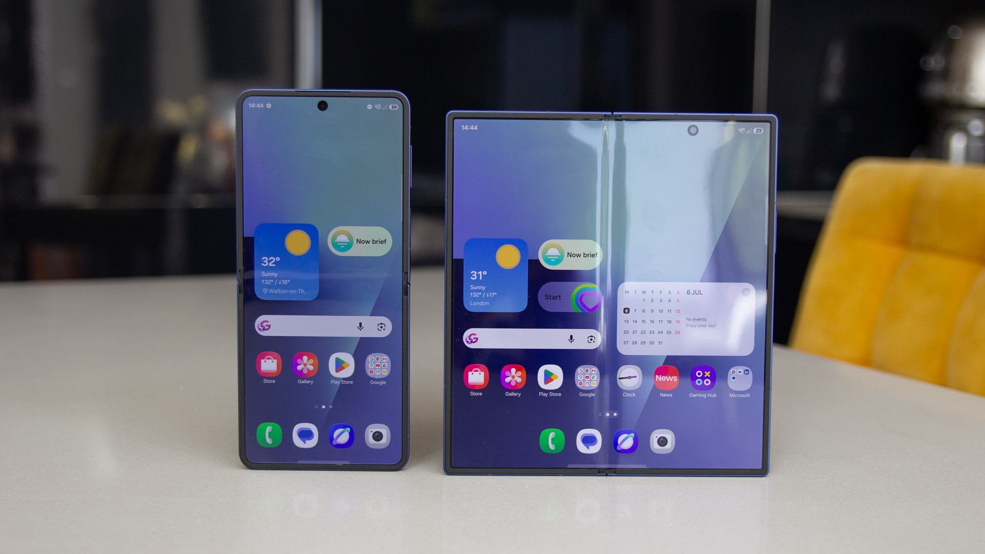 Samsung folding phones