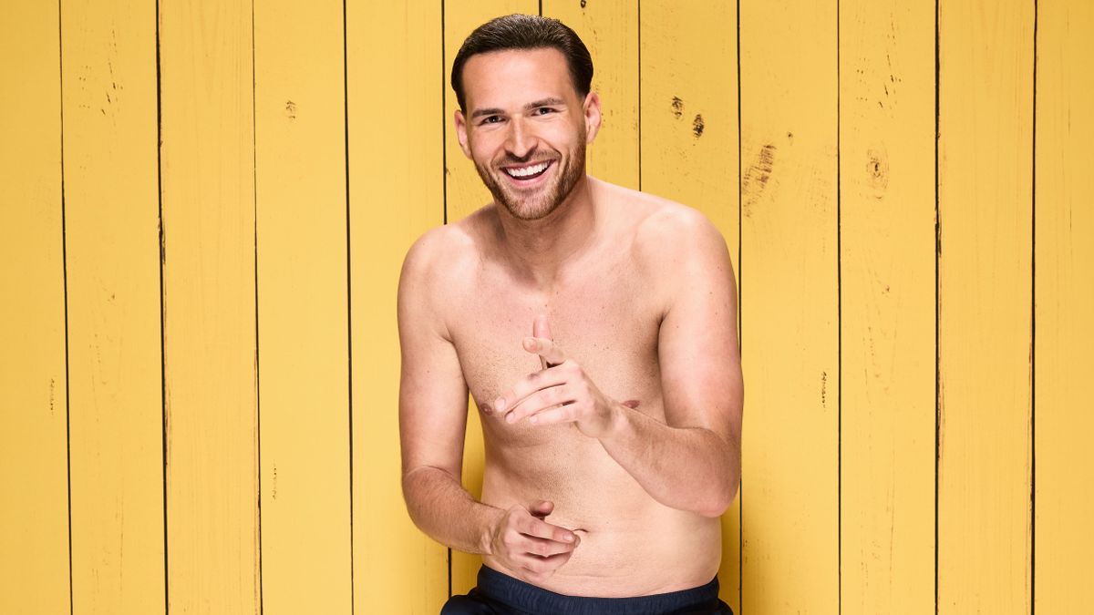 Ronnie Vint for Love Island 2024