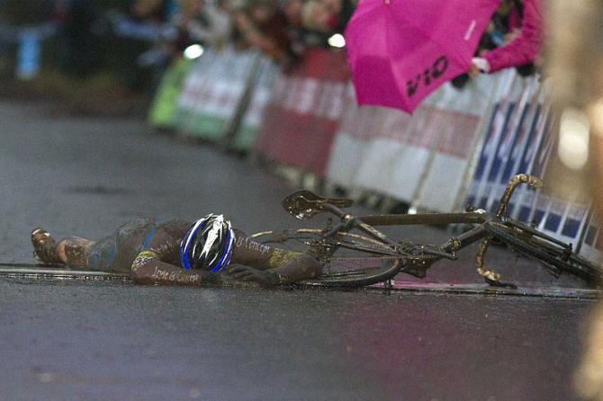 Jan Denuwelaere at the finish.