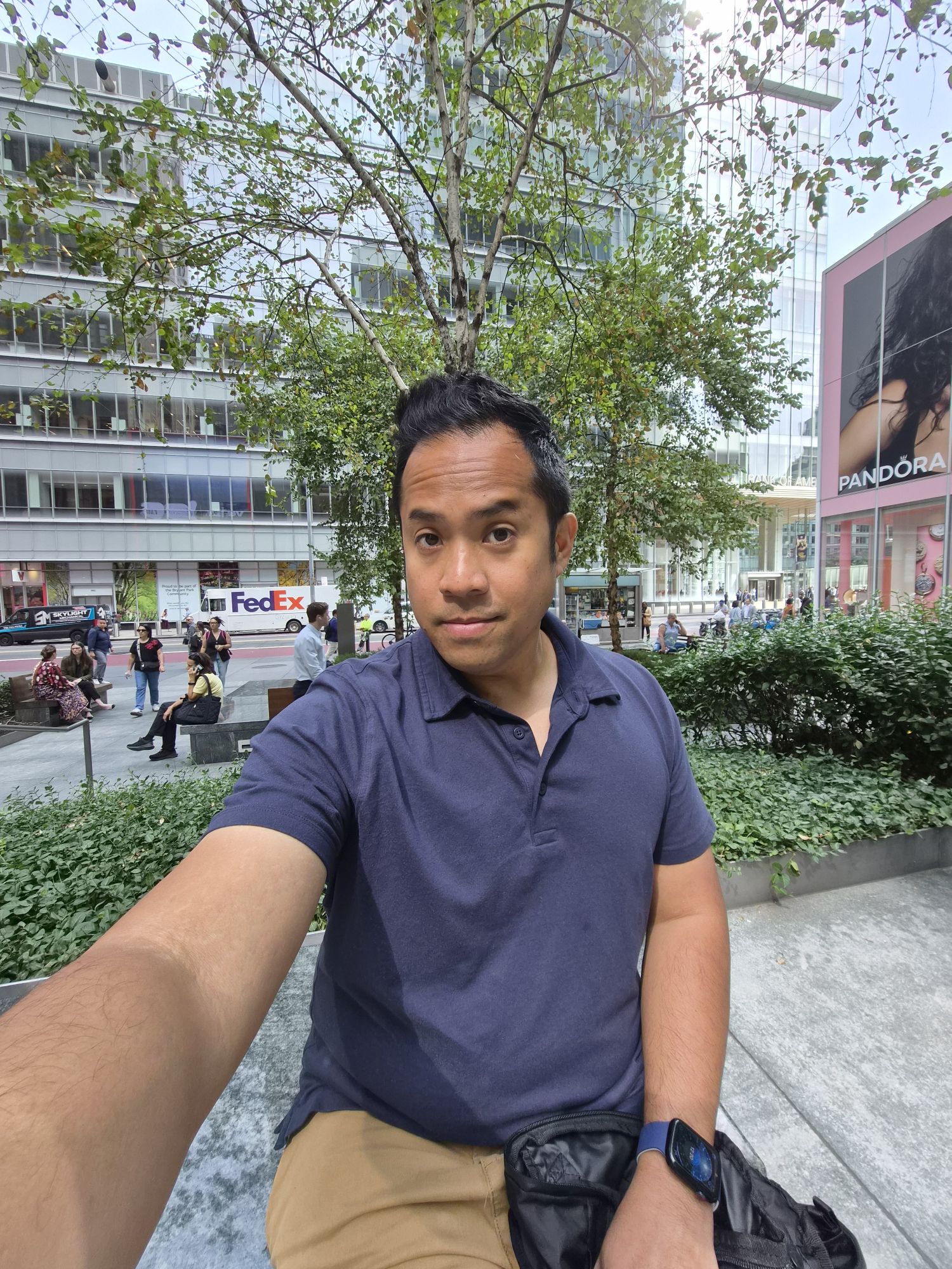 Samsung Galaxy Z Flip 7 selfie sample.