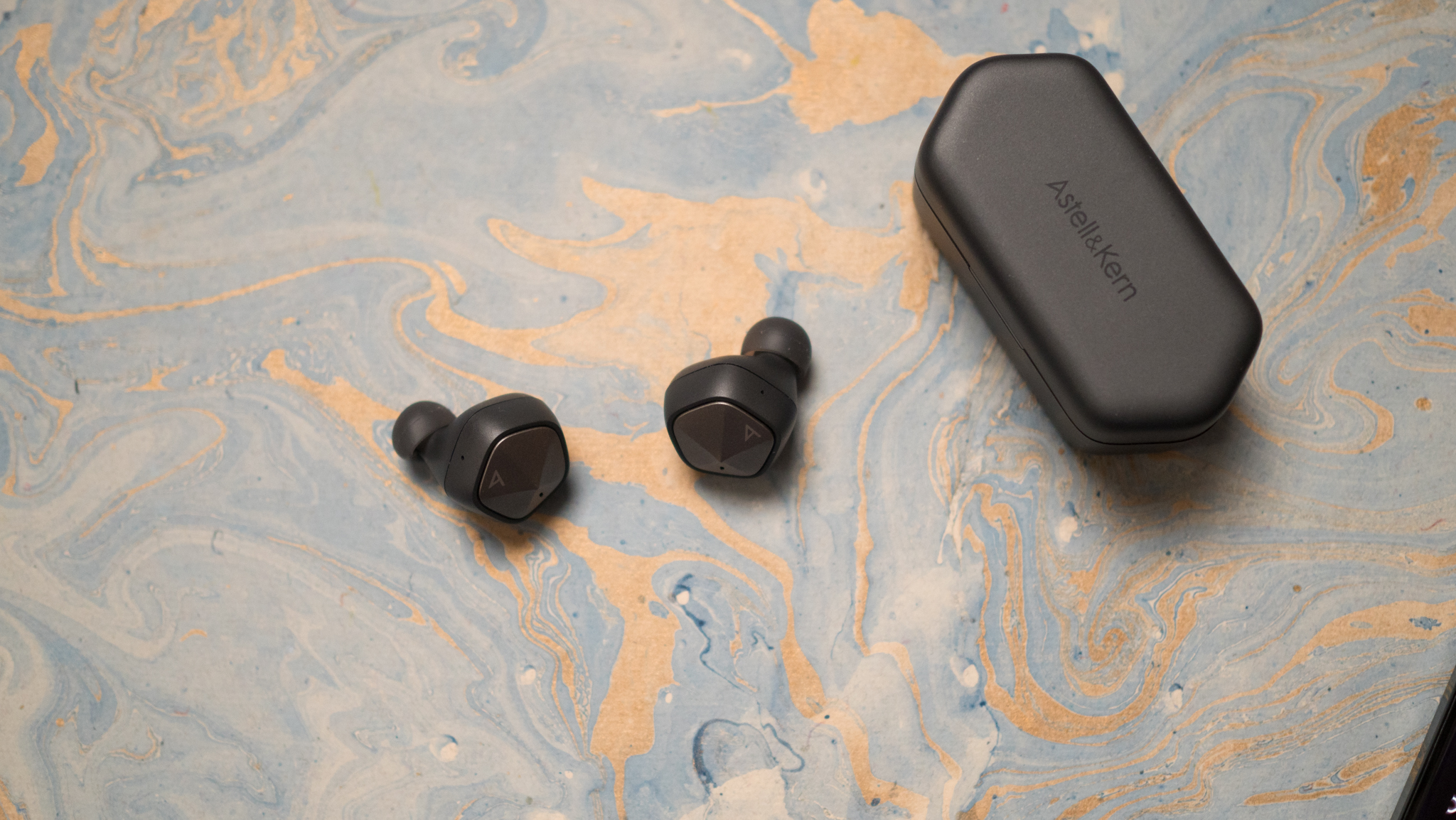 AK UW100 MKII earbuds