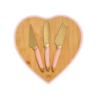 Paris Hilton 4-Piece Cheese Board Set heart shaped with a pink outline