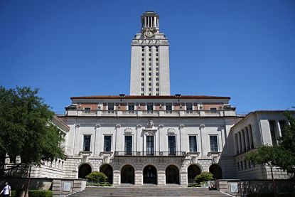 Texas will allow concealed handguns on university campuses in 2016