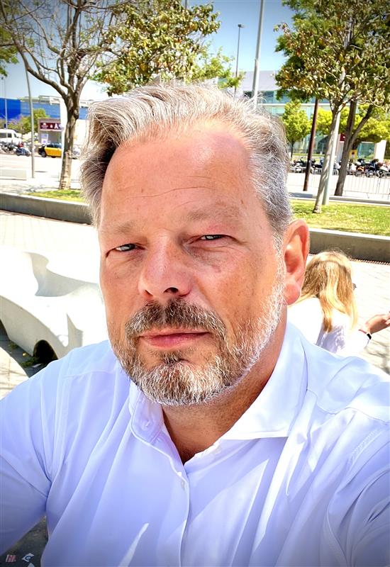 Serious headshot of Dirk Greef.