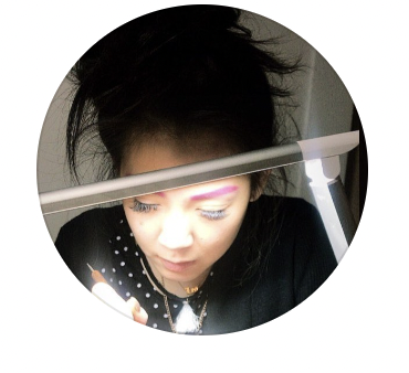 Nail artist