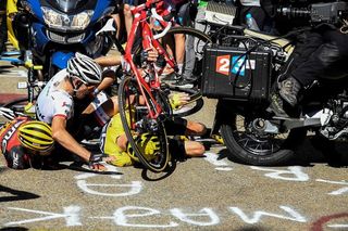 Chris Froome (Team Sky) crashes on Mont Ventoux