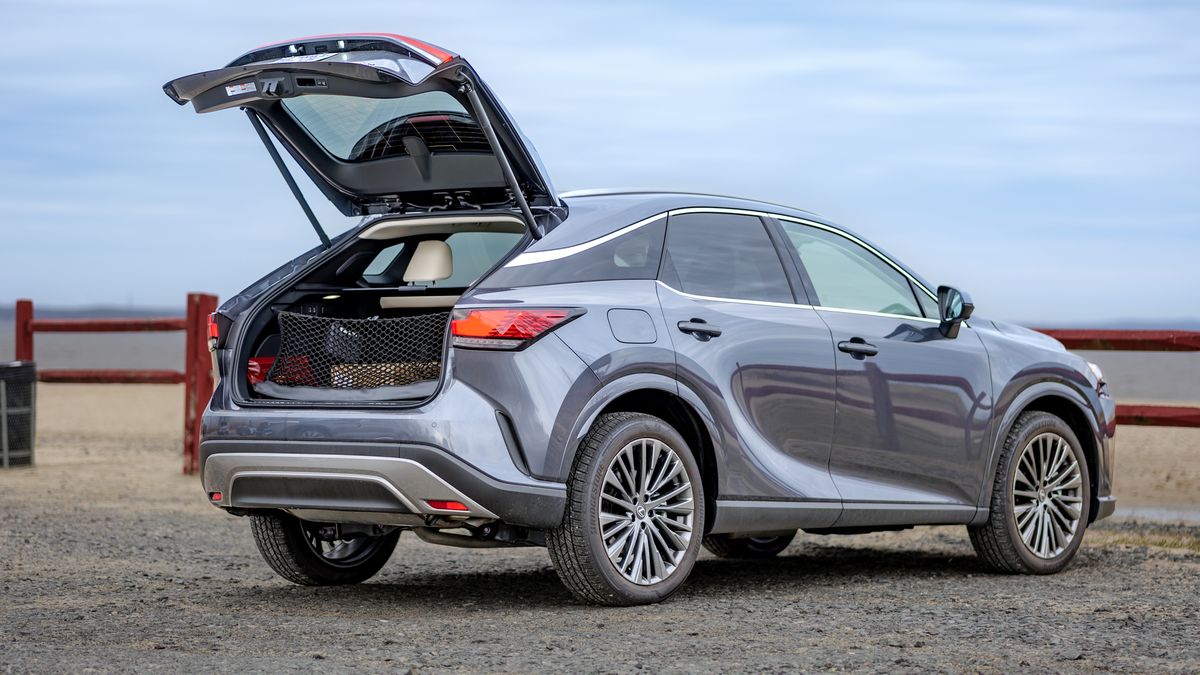 2026 Lexus RX 450h+ review.