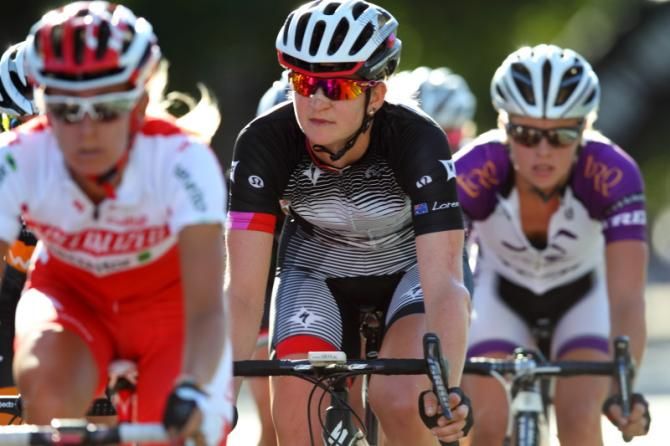 Loren Rowney (Specialized - lululemon) sits in the bunch