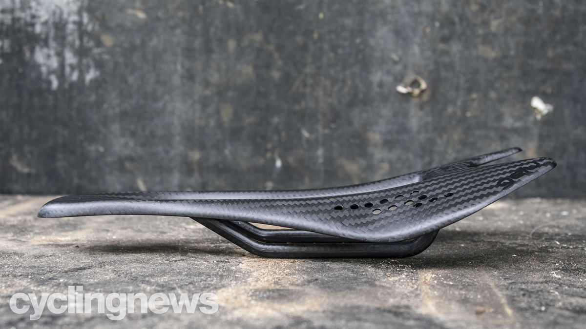 Gelu K-3 Carbon saddle