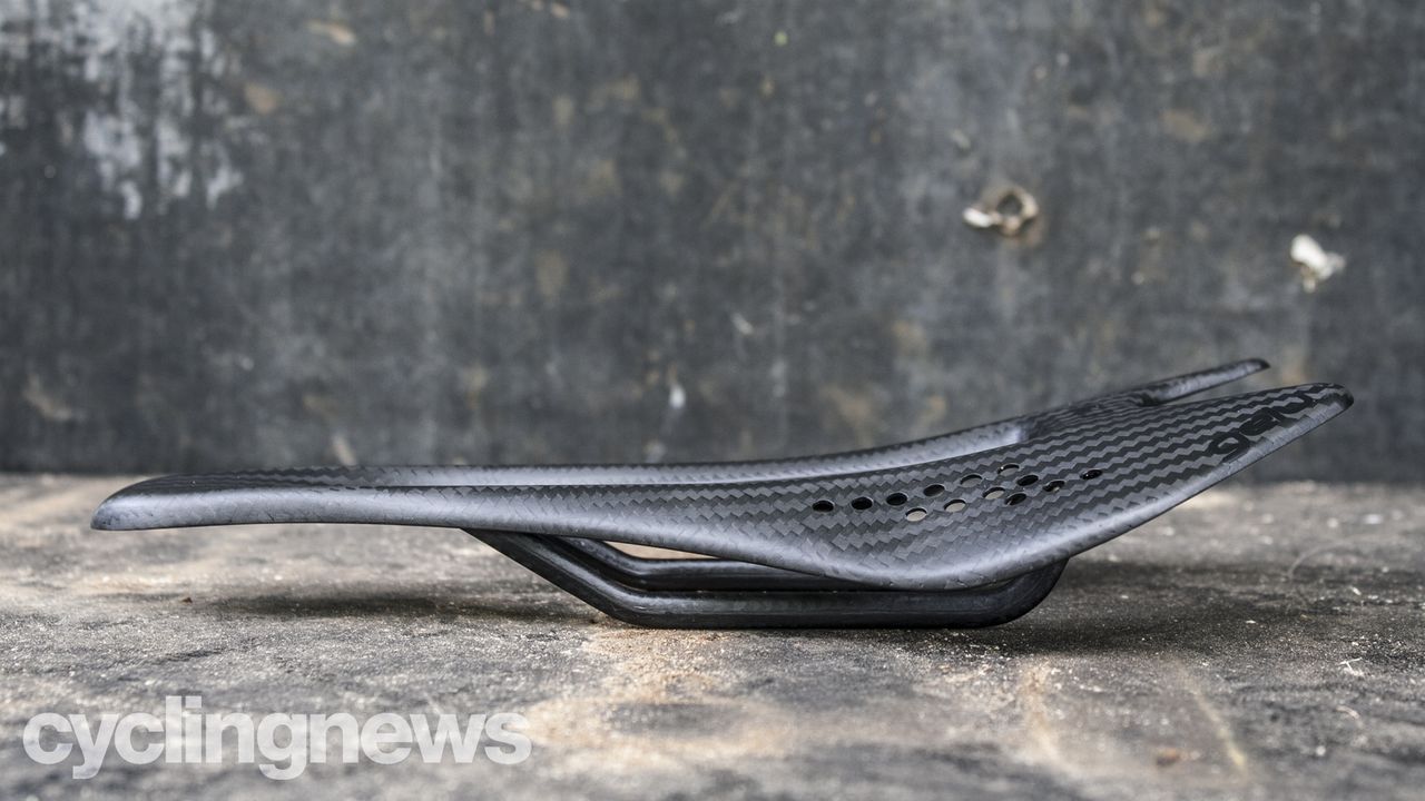 Gelu K-3 Carbon saddle