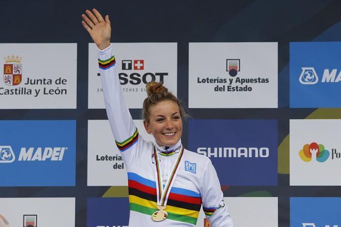 Pauline Ferrand-Prevot (France) wins the World Championships