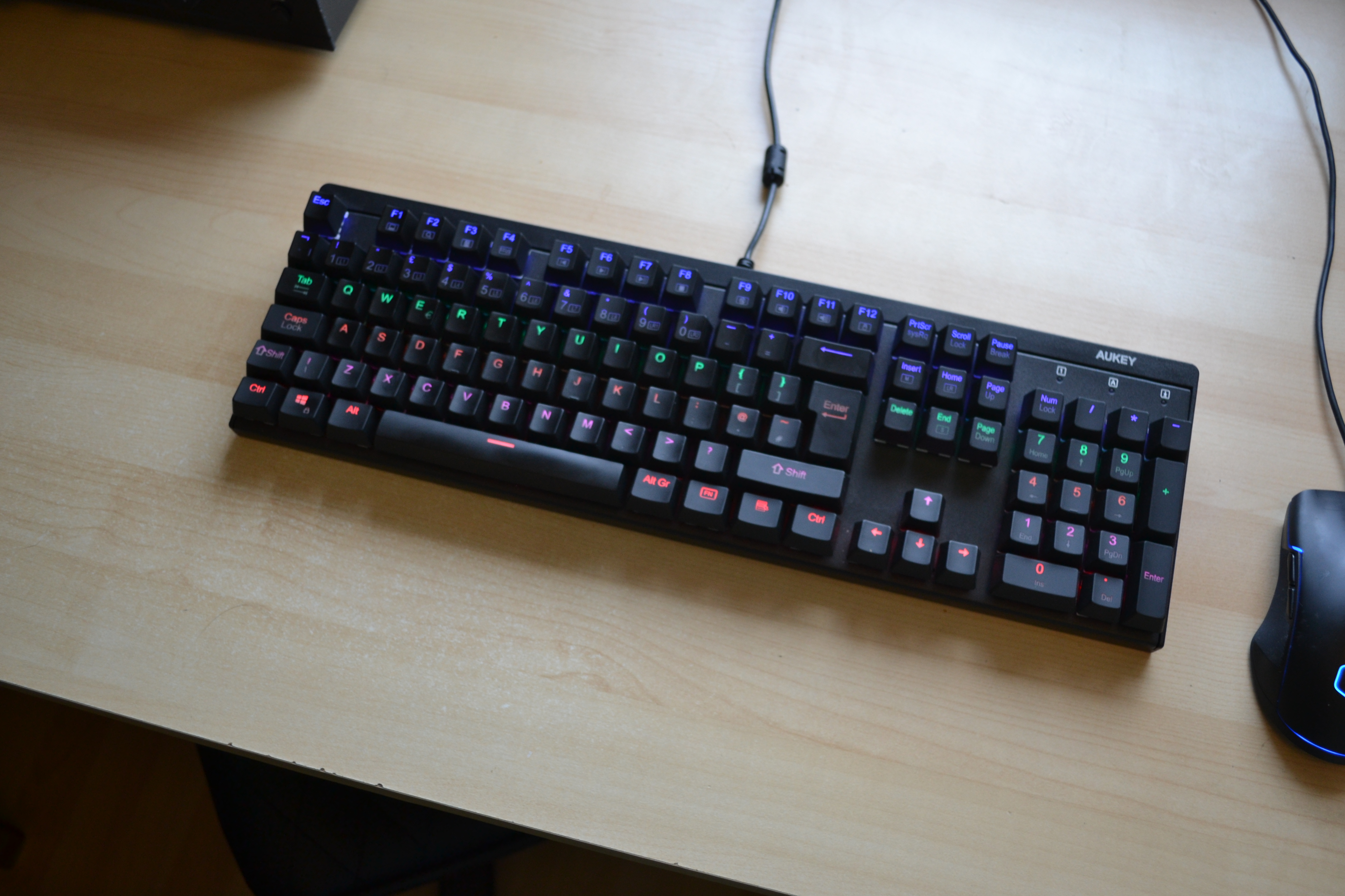Aukey KM-G6 Gaming Keyboard Review: Affordable, Cheerful Mechanical Keys