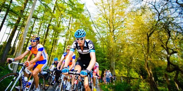 Ryder Hesjedal and Oscar Freire struggle up the steep slopes of the Cote de Wanne - the Stele Eddy Merckx.