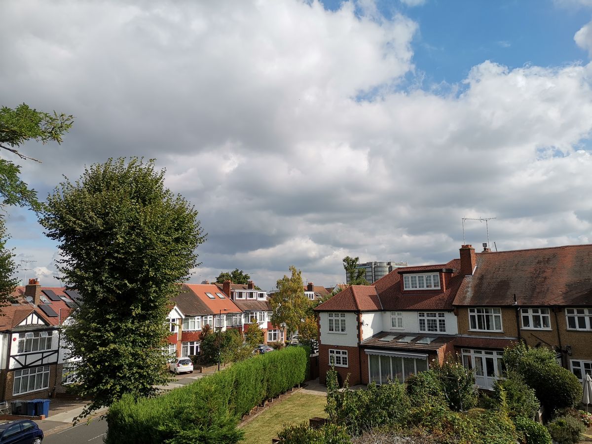 Example of a shot taken on the wide-angle camera.
