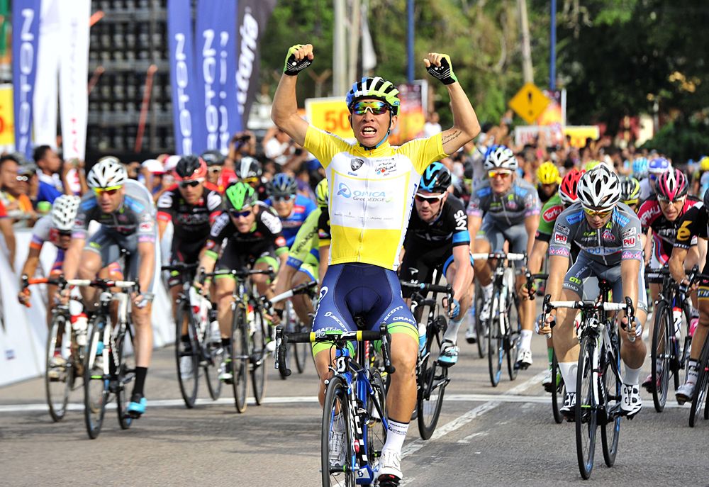 Caleb Ewan (Orica-GreenEdge) wins stage 6