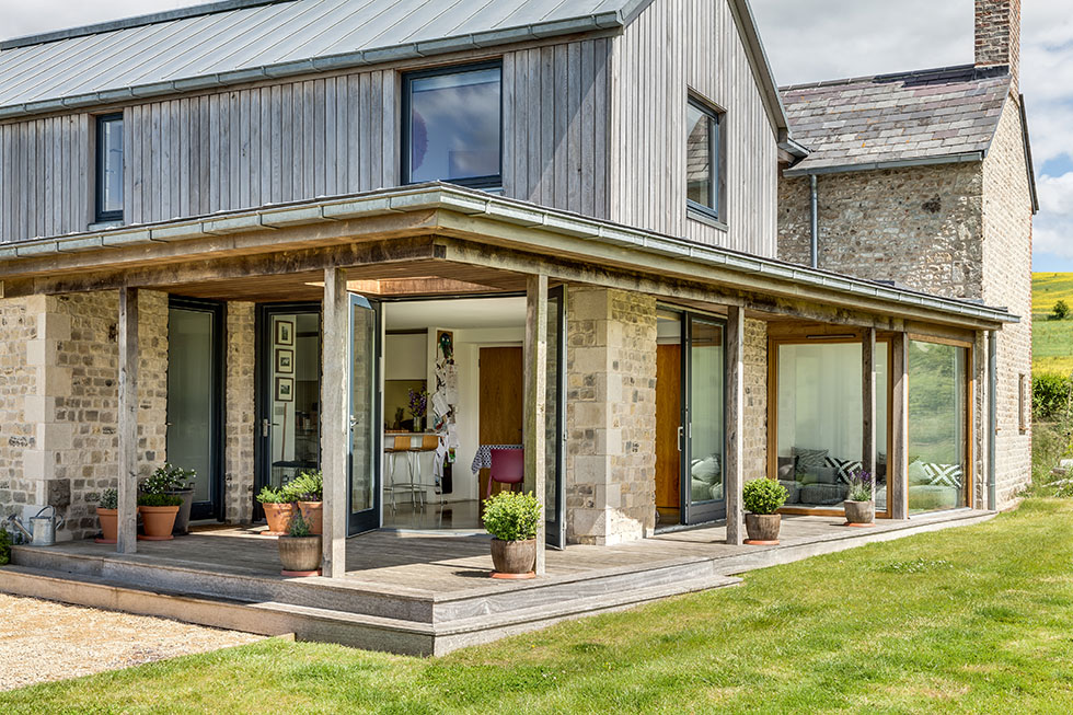 Veranda included in cottage extension design