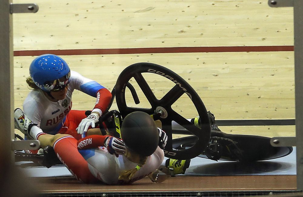 Riders hit the deck